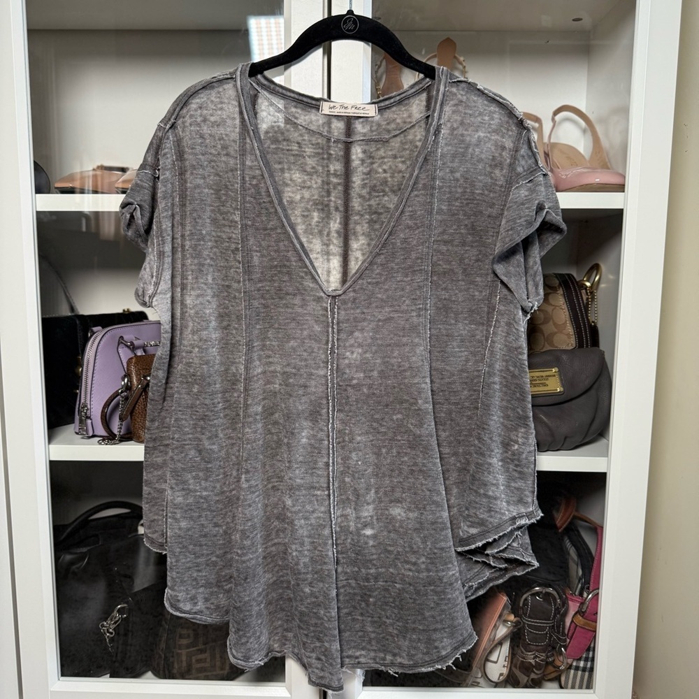 Free People Sammie V-Neck Short Sleeve T-Shirt in Washed Gray Size Small - Picture 2 of 6